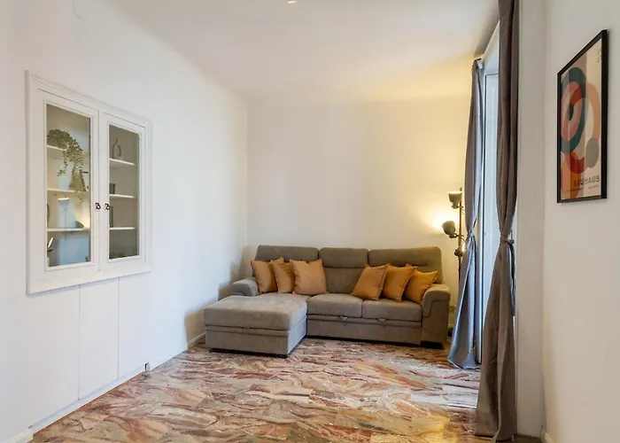 Shopping District -200 Mq - 8 People דירה